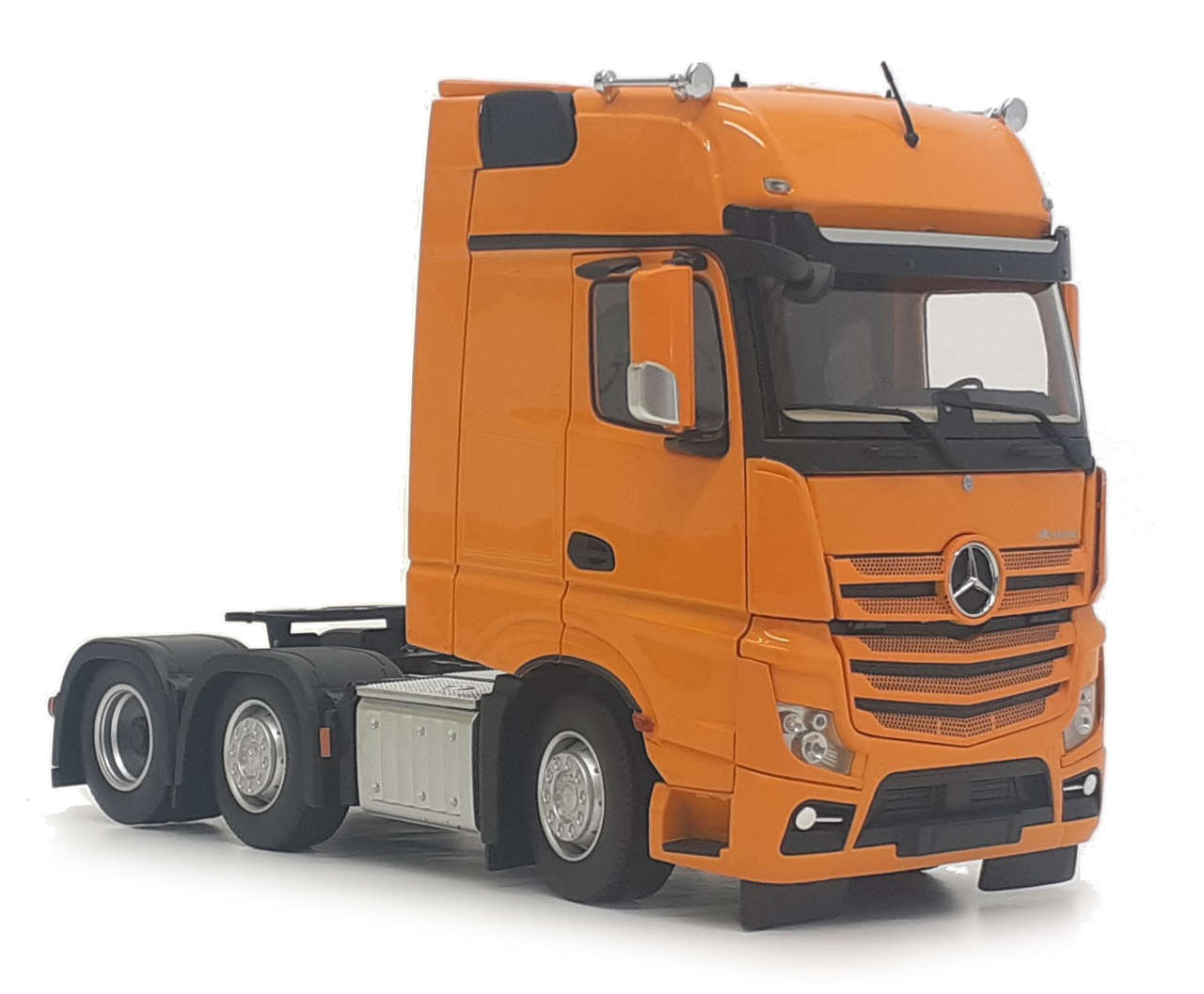 Mercedes-Benz Actros GigaSpace 6 x 2 gelb Modell von MarGe Models 1:32