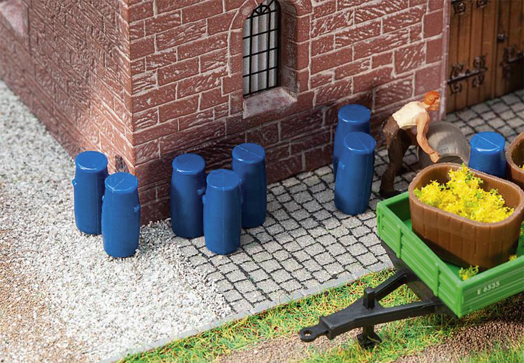 9 Plastikfässer Modell von Gebr. Faller 1:87