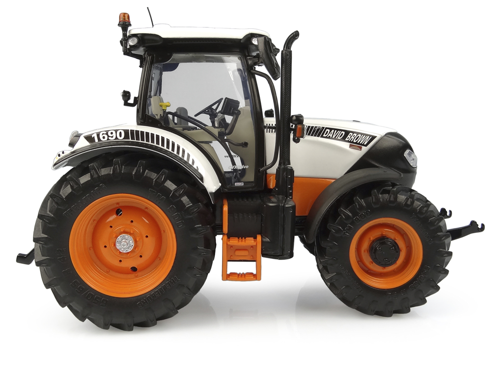 David Brown 1690  „2024 Reinterpretation“ Modell von Universal Hobbies 1:32