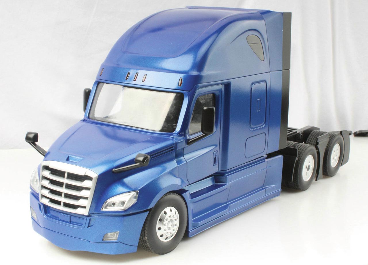 Freightliner Cascadia 126 BBC72 mit R/C Radio Controlled (Fernsteuerung) Modell von DieCast Masters 1:16