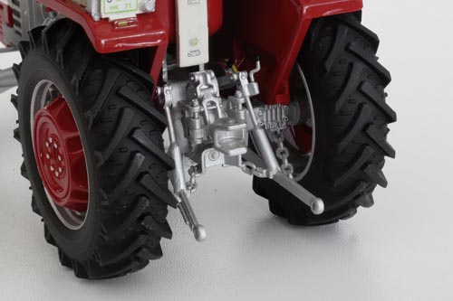 Massey Ferguson MF 178 mit Verdeck und Fahrer Modell von MO-Miniatur 1:32