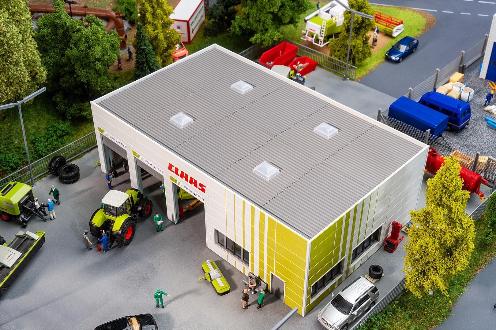 Landmaschinenwerkstatt Claas Modell von Faller 1:87
