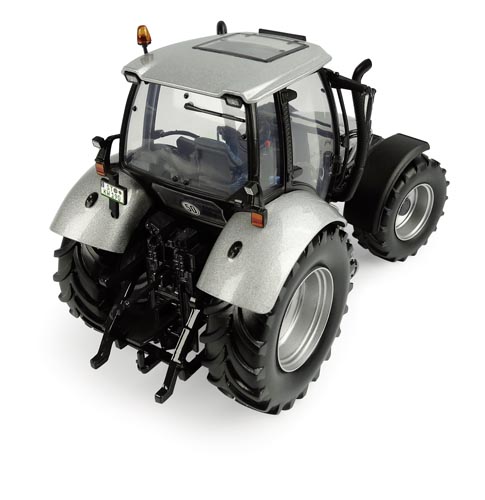 Deutz-Fahr Agrotron 120 MK3 Silver Edition Modell von Universal Hobbies 1:32