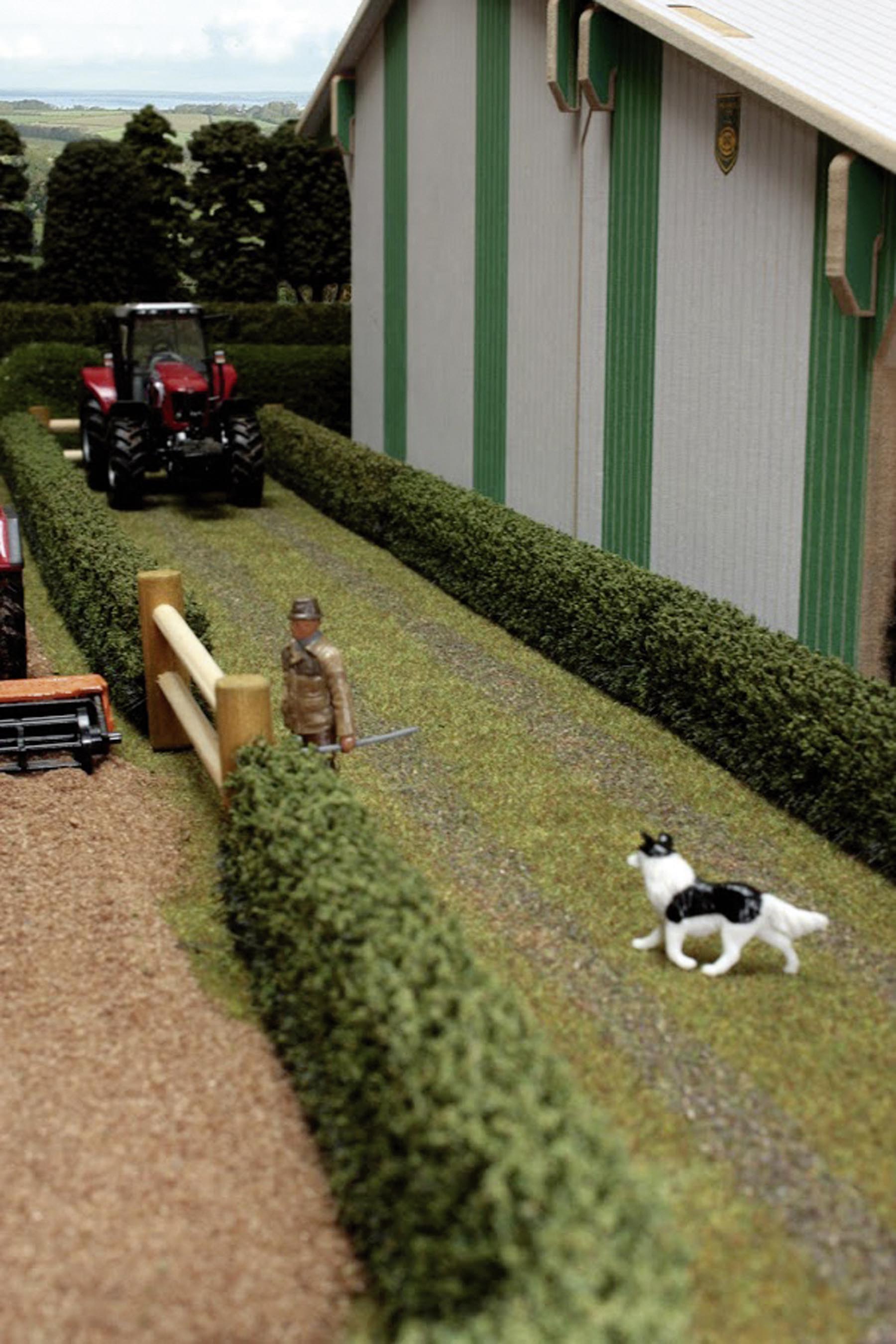 Hofweg grün/grau Modell von Brushwood Toys 1:32