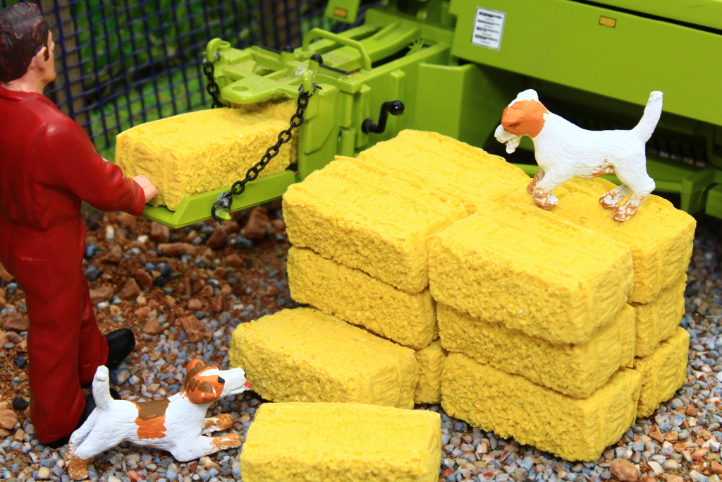 Kleinballen Set 16 Stück Modell von Brushwood Toys 1:32