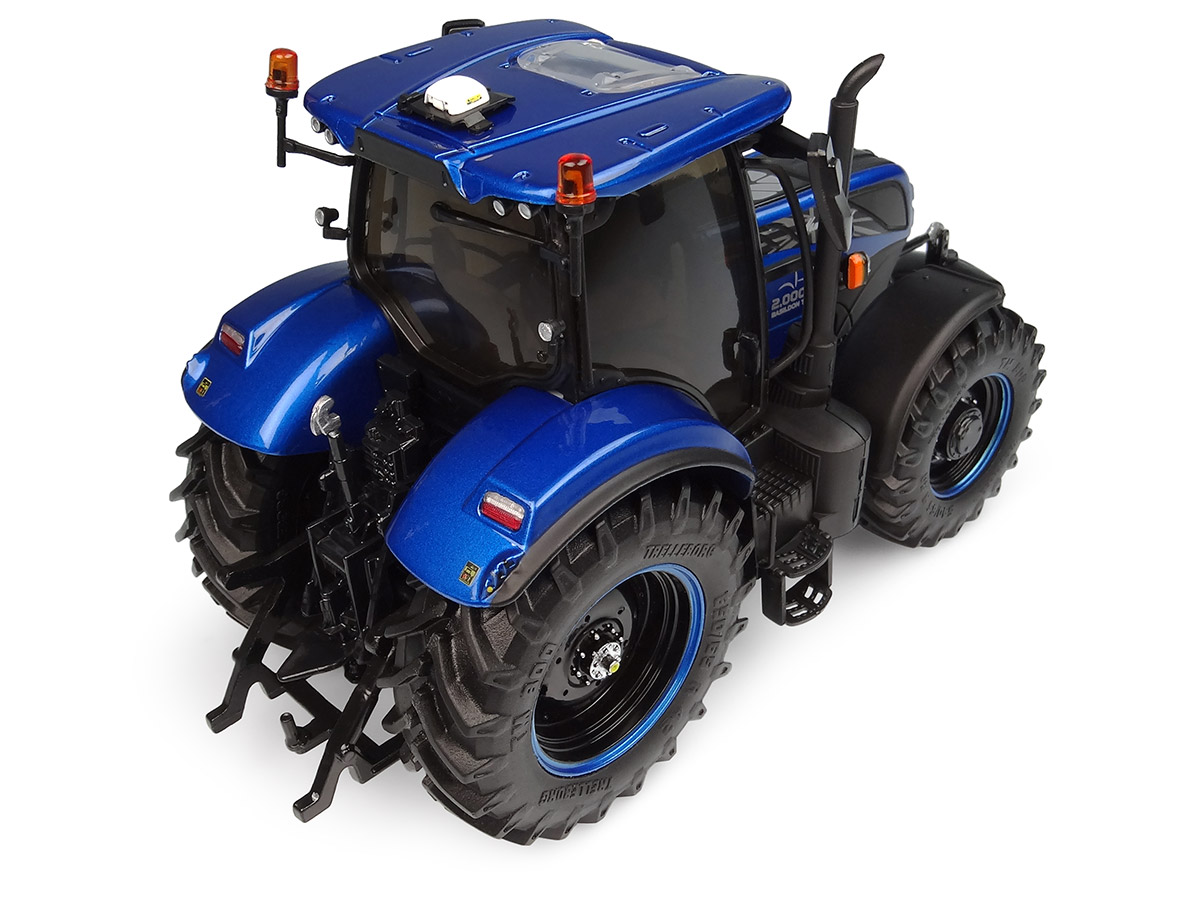 New Holland T7.225 2 Million Basildon Traktor Modell von Universal Hobbies 1:32