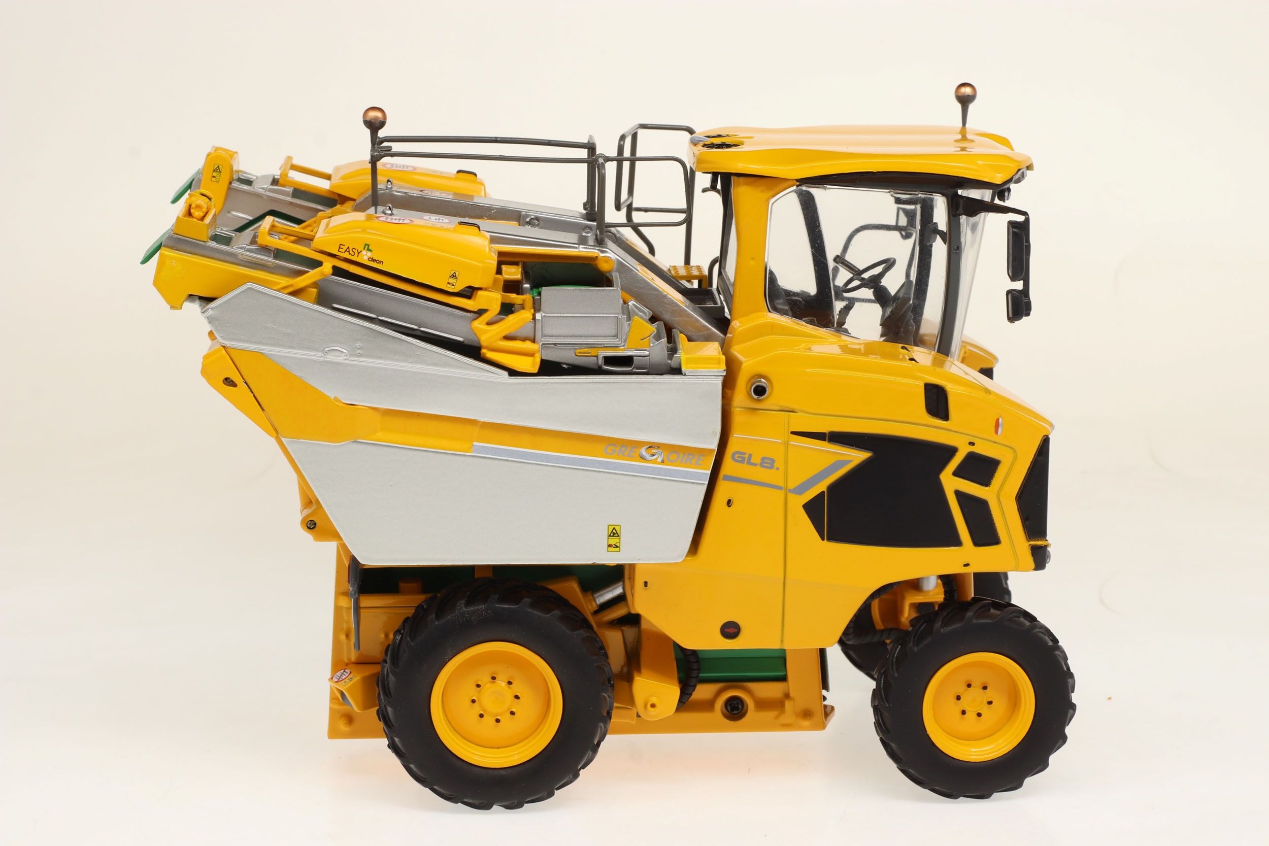 Gregoire GL8.6 Easyclean Modell von  1:32