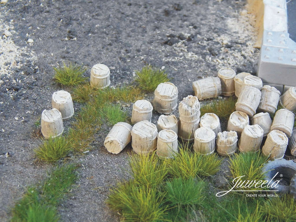 Alte Holzfässer hell 44 Stück-1