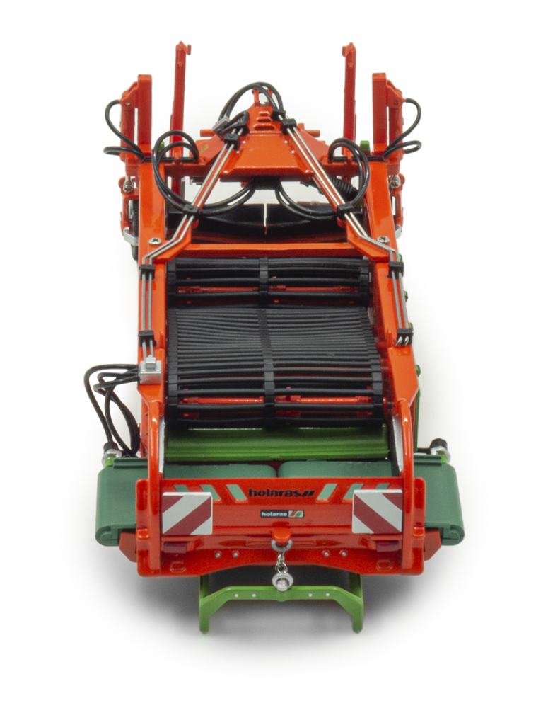 Holaras UR 135 Zwiebelroder Modell von Universal Hobbies 1:32