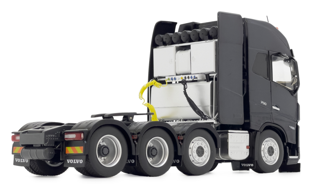 Volvo FH5 8x4 anthrazit Modell von MarGe Models 1:32