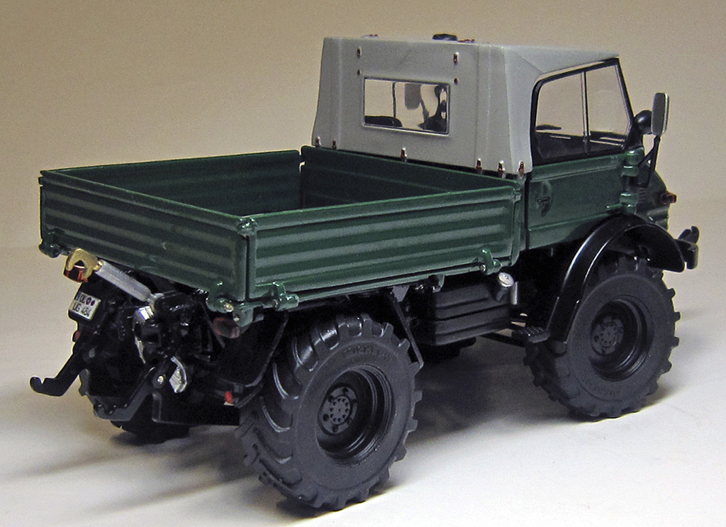 Unimog 406 (U84) Moosgrün mit Klappverdeck-Fahrerhaus Modell von Weise-Toys 1:32